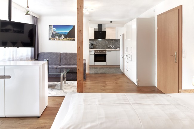 Moderne und helle Wohnküche