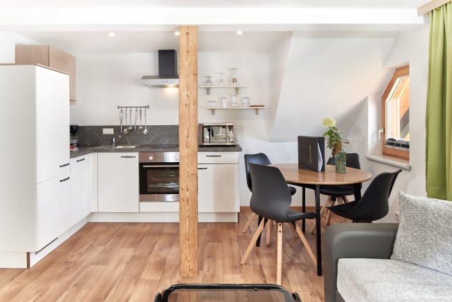 Moderne und helle Wohnküche