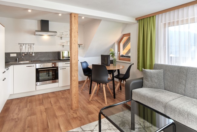 Moderne und helle Wohnküche